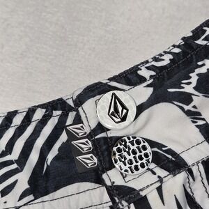 Vintage Y2K Volcom Women's Low Rise Reversible Geometric Rose Board Shorts Sz L
